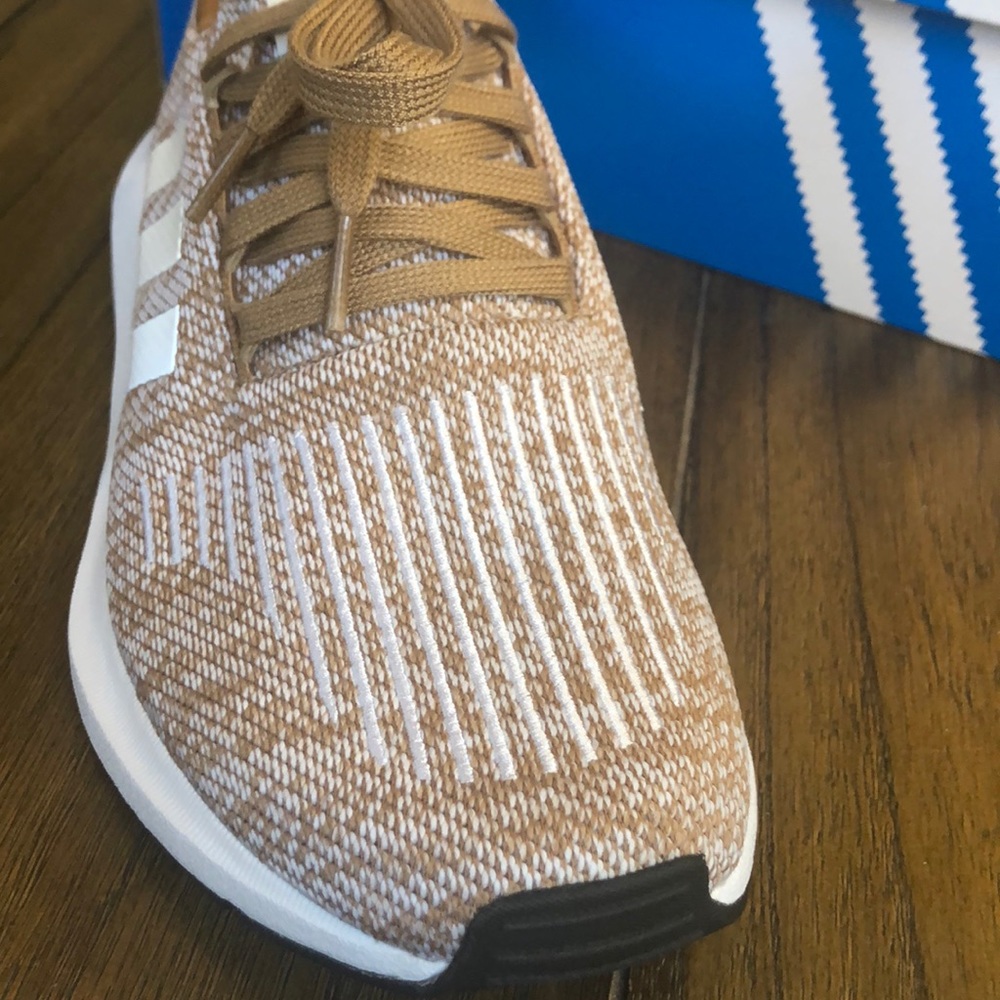 FLASH SALE! Adidas gold white Swift Run sneakers - Picture 8 of 8